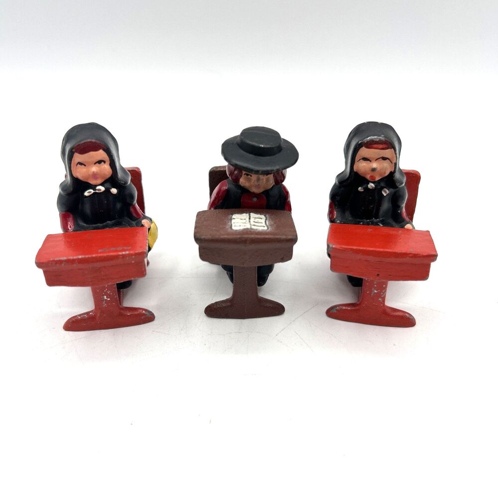 VTG Cast Iron Amish School Children at Desk 6 Piece Set Hand Painted Miniatures
